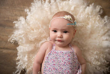 Load image into Gallery viewer, *PRE ORDER * Deluxe Curly 40-45cm Felted rug