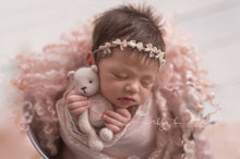 Load image into Gallery viewer, *PRE ORDER * Deluxe Curly 40-45cm Felted rug