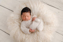 Load image into Gallery viewer, *PRE ORDER* Deluxe Curly 70-75cm -Wrap Around Rug